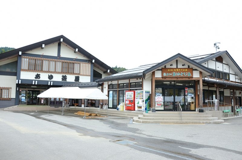 山形県の道の駅「道の駅白鷹ヤナ公園」