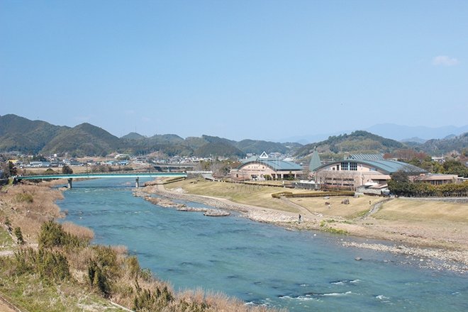 愛媛県の道の駅「道の駅虹の森公園まつの」